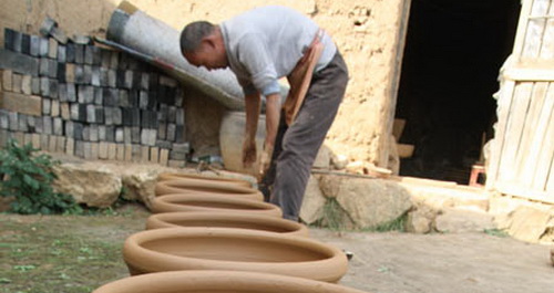 洛南縣王山溝尋找即將逝去的行業-------手工陶坊