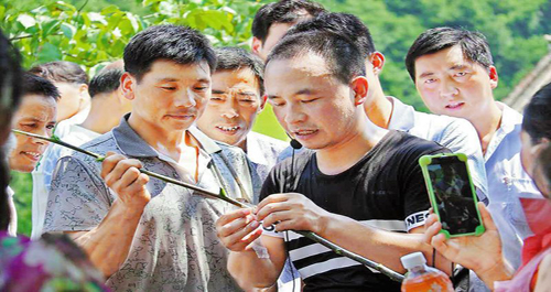 鎮(zhèn)安對(duì)易地搬遷貧困戶開展實(shí)用技能培訓(xùn)