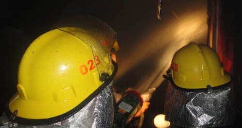 市區(qū)一家洗浴中心起火 桑拿房被燒毀無人員傷亡