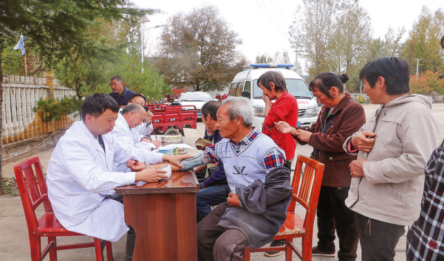 入戶訪民情 實事暖民心