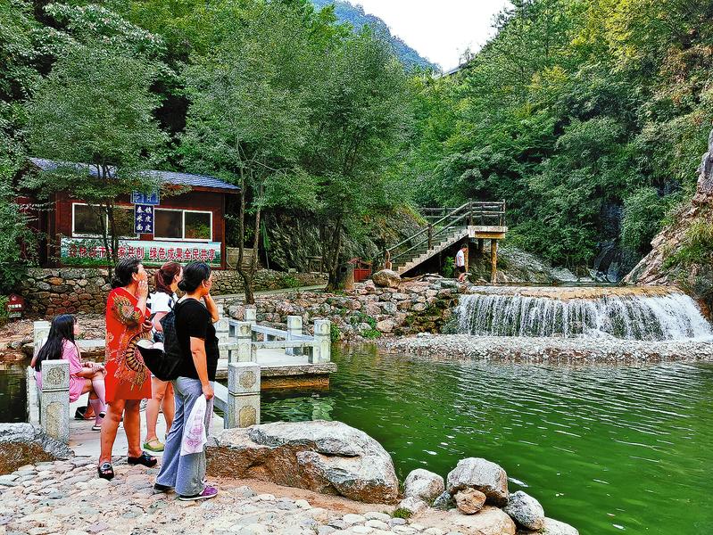 在家門口就業，吃上“旅游飯”