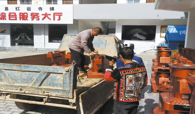 紅巖寺鎮全力保障 受災群眾溫暖過冬